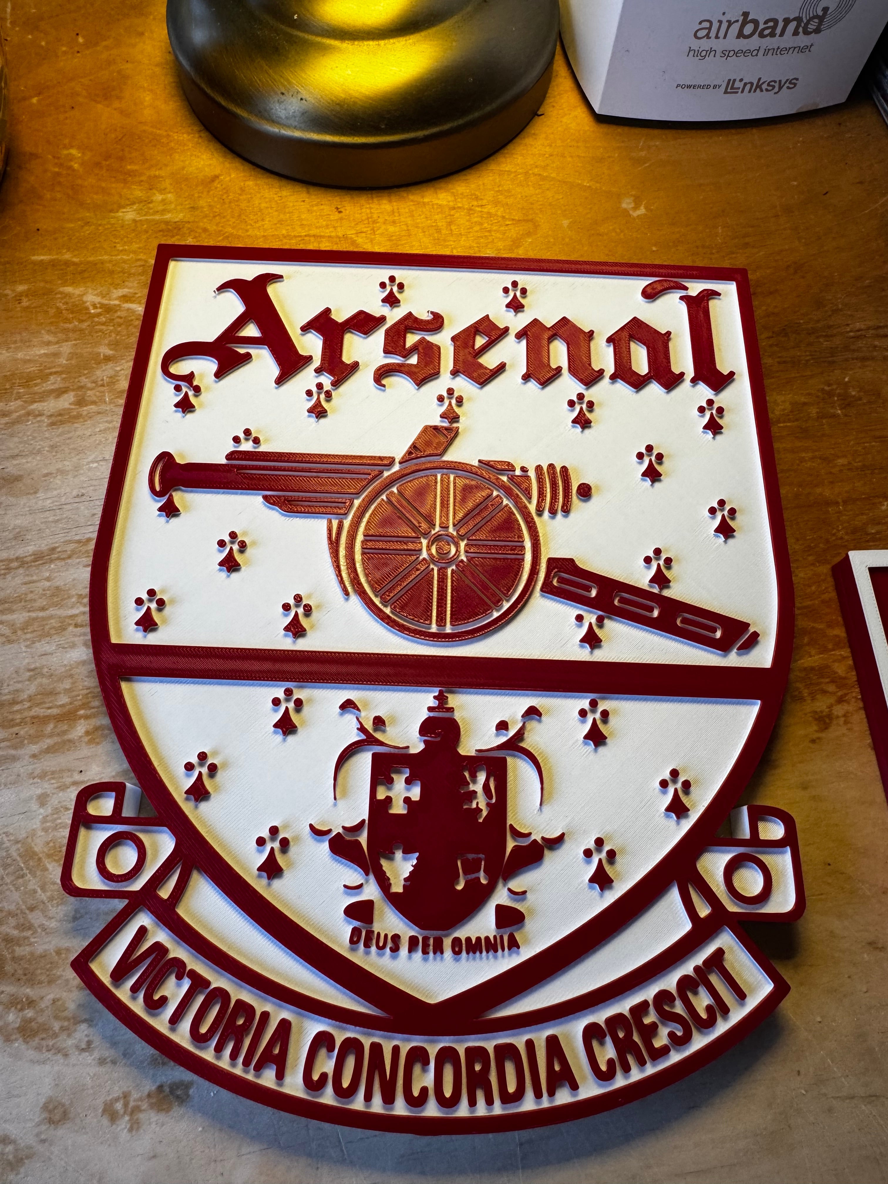 Arsenal 3D Crest Wall Plaque – Red & White Football Display