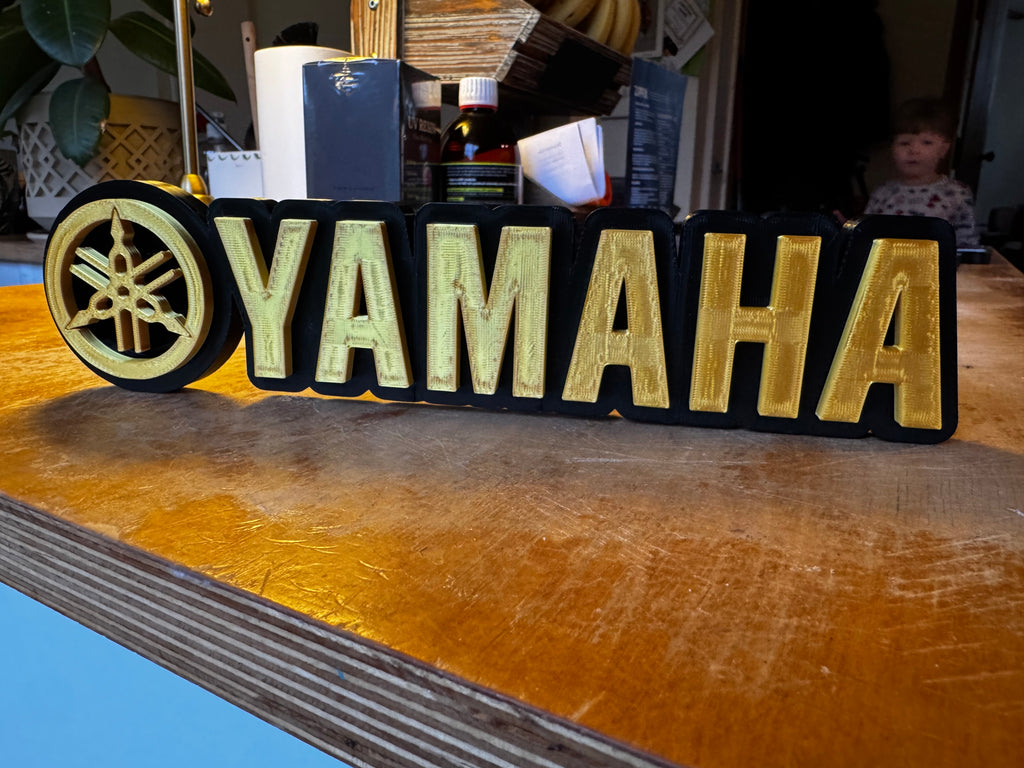 Yamaha 3D Printed Sign – Gold & Black Motorcycle Logo Display – Garage / Man Cave Décor 23cm