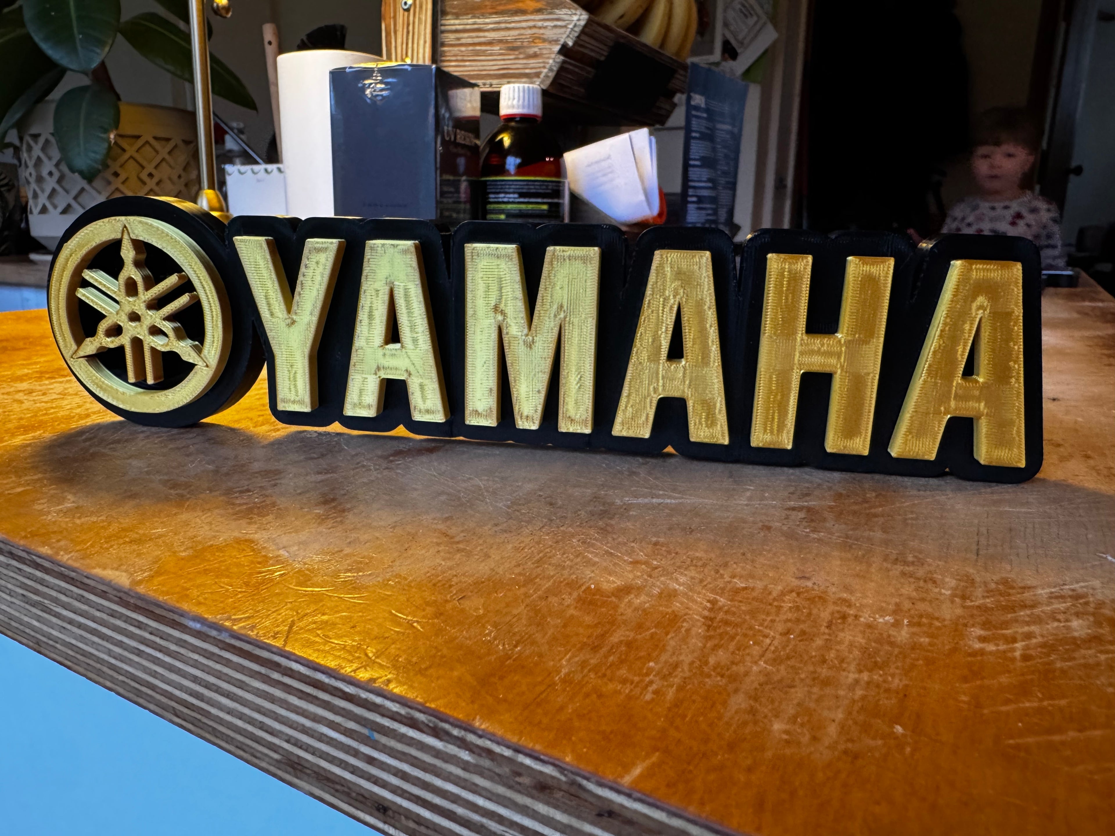 Yamaha 3D Printed Sign – Gold & Black Motorcycle Logo Display – Garage / Man Cave Décor 23cm