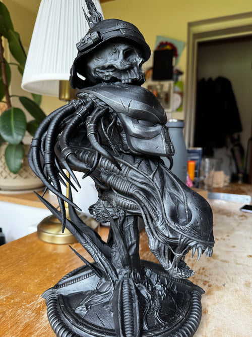 Alien vs Predator 3D Printed Bust – Predator & Xenomorph Display Statue – Sci-Fi Collectors Piece