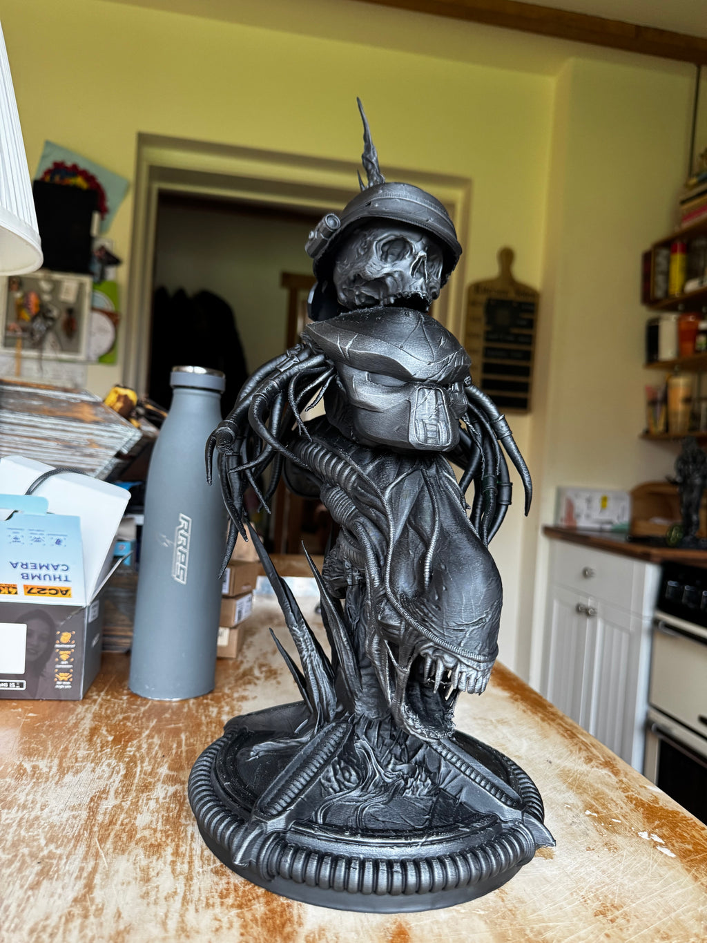 Alien vs Predator 3D Printed Bust – Predator & Xenomorph Display Statue – Sci-Fi Collectors Piece